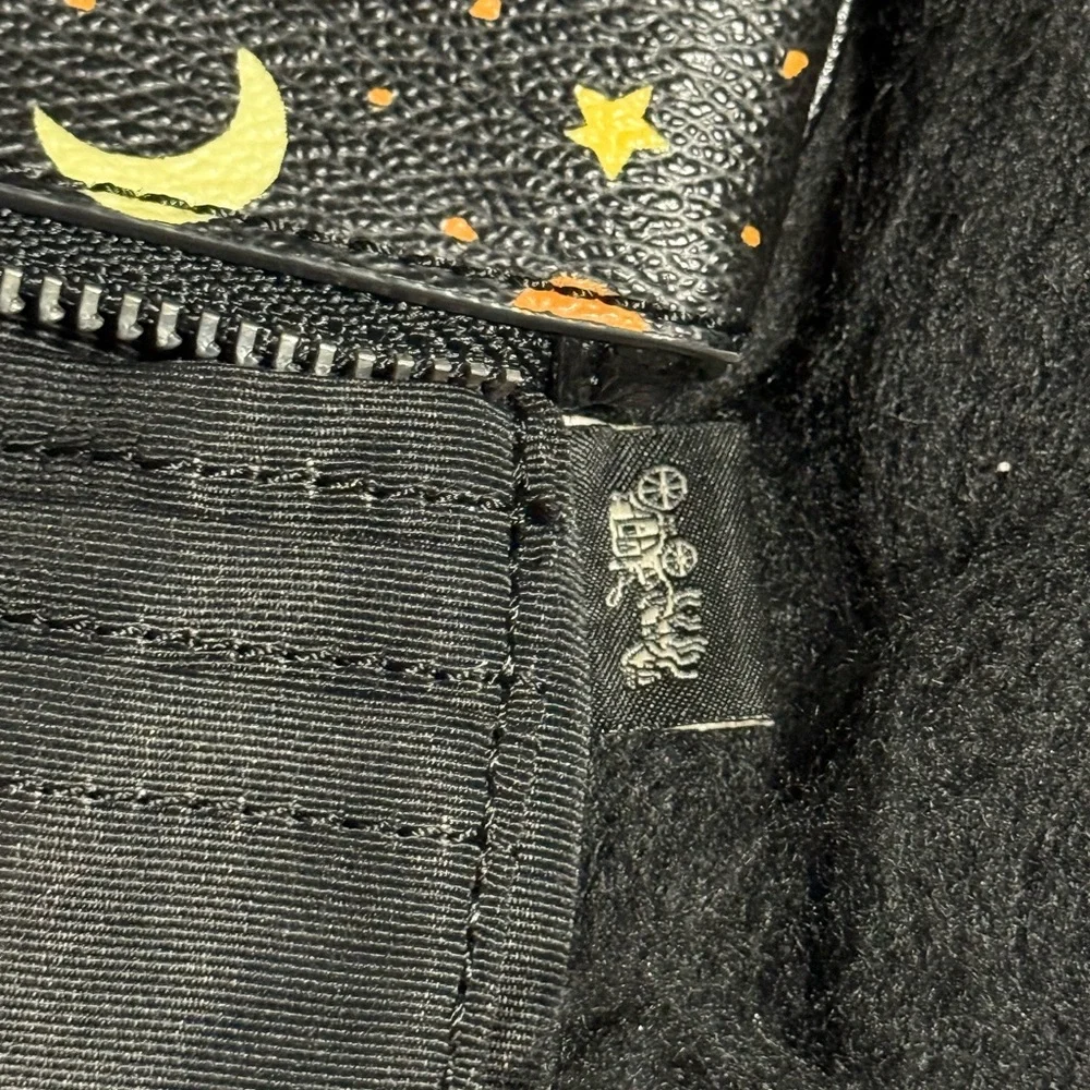 Coach Space Galaxy Wristlet F30060 Planets Stars & Moons Leather - Picture 8 of 10